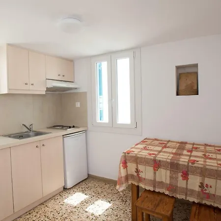 Aparthotel Florance &